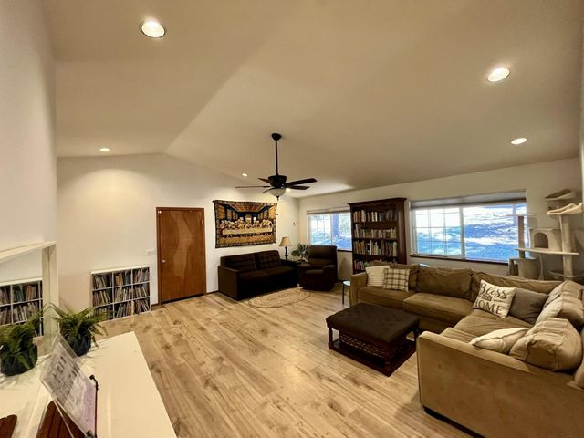 5635 Azalea Cir, Pollock Pines, CA 95726
