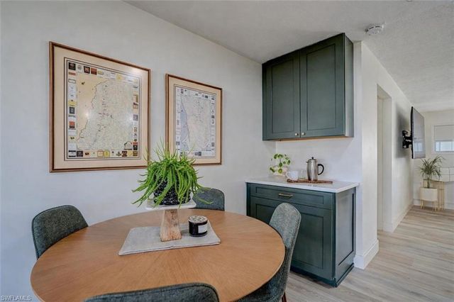 305 SE 14th TER, Cape Coral, FL 33990