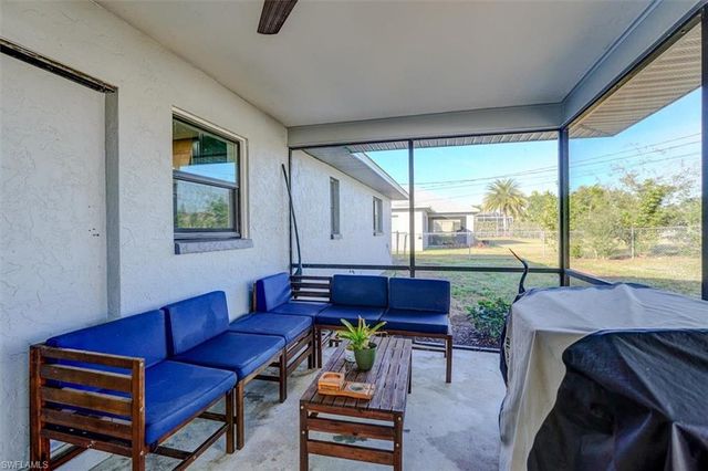 305 SE 14th TER, Cape Coral, FL 33990