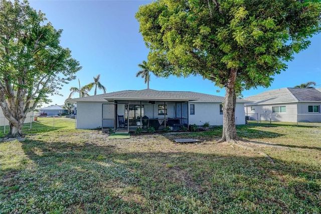 305 SE 14th TER, Cape Coral, FL 33990