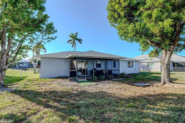 305 SE 14th TER, Cape Coral, FL 33990
