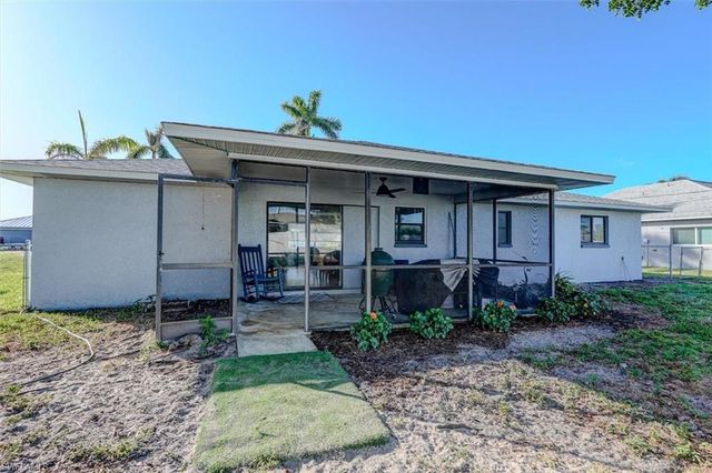 305 SE 14th TER, Cape Coral, FL 33990