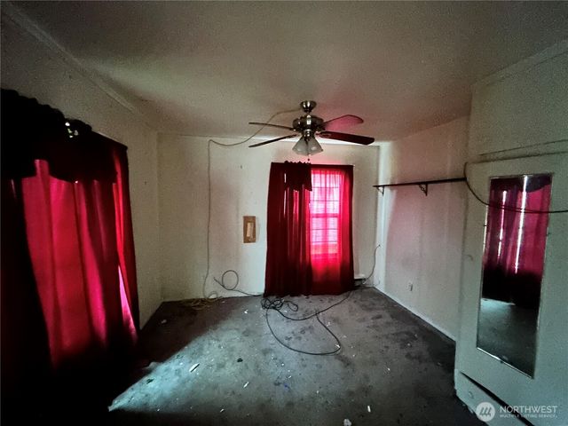 1304 5th Street, Cosmopolis, WA 98537