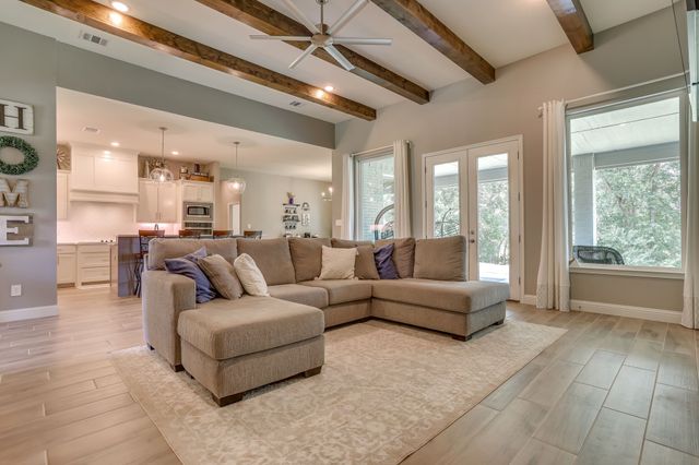 947 Silverleaf Drive, Weatherford, TX 76085