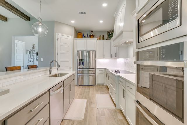 947 Silverleaf Drive, Weatherford, TX 76085