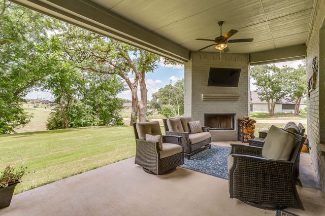 947 Silverleaf Drive, Weatherford, TX 76085