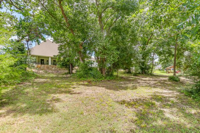 947 Silverleaf Drive, Weatherford, TX 76085