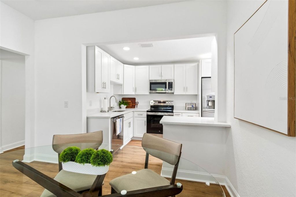 Image 11 of property listing at 2505 W NORTH B STREET, Tampa, FL 33609