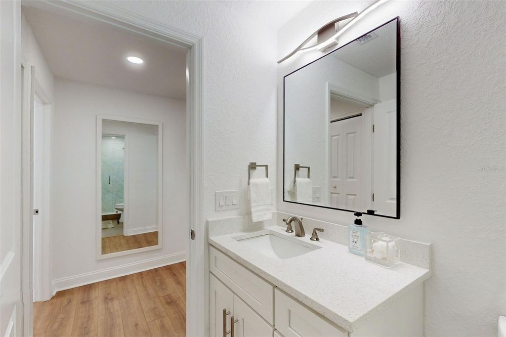Image 24 of property listing at 2505 W NORTH B STREET, Tampa, FL 33609