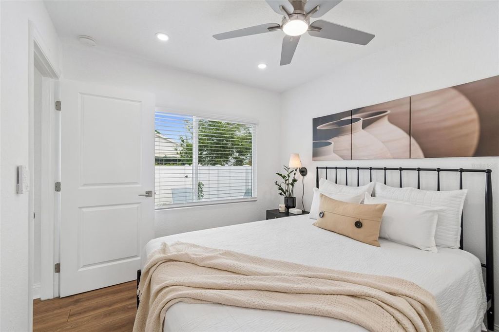 Image 34 of property listing at 2505 W NORTH B STREET, Tampa, FL 33609