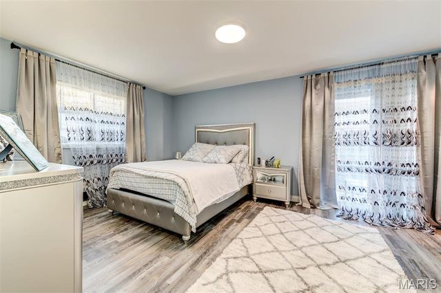 10123 Sakura Drive A, St Louis, MO 63128