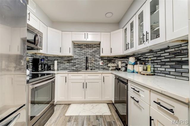 10123 Sakura Drive A, St Louis, MO 63128