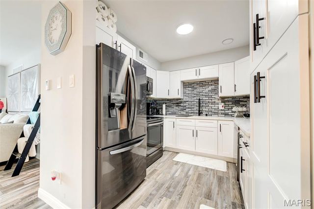 10123 Sakura Drive A, St Louis, MO 63128