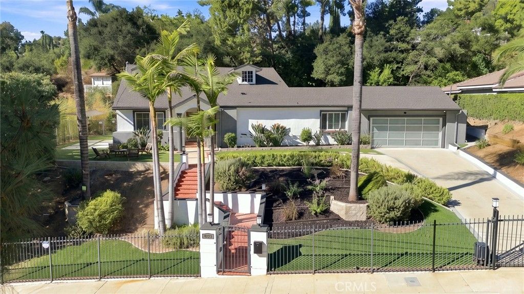 4223 Mooncrest Place, Encino, CA 91436 — exterior