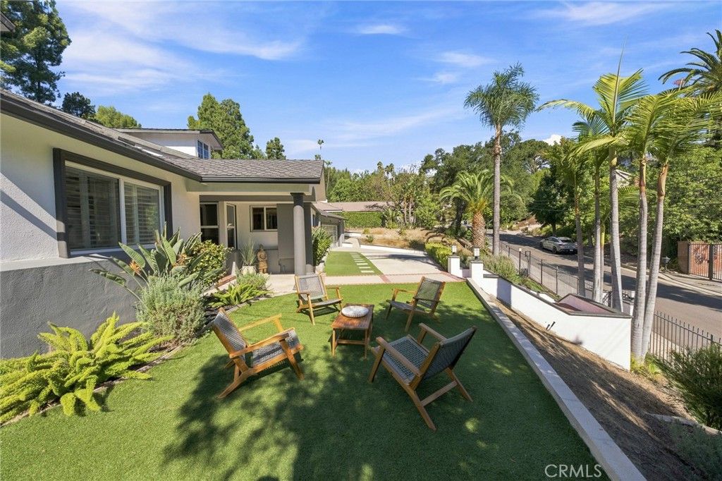 4223 Mooncrest Place, Encino, CA 91436 — photo 3
