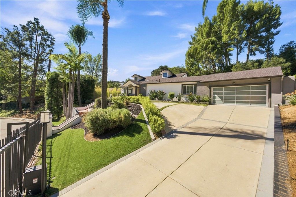 4223 Mooncrest Place, Encino, CA 91436 — photo 4