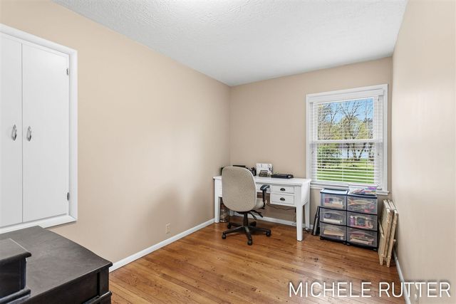 526 Pinecrest Street, Holland, MI 49424