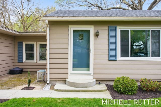 526 Pinecrest Street, Holland, MI 49424