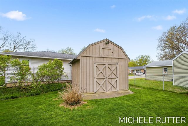 526 Pinecrest Street, Holland, MI 49424