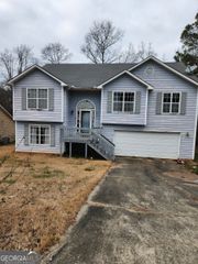 7086 Sir Galahad Way, Jonesboro, GA 30236