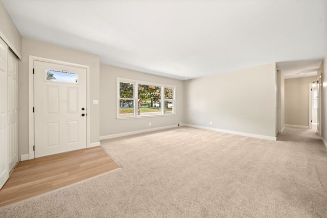 6809 Dudley Avenue N, Crystal, MN 55428