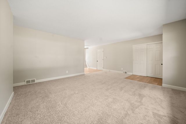 6809 Dudley Avenue N, Crystal, MN 55428