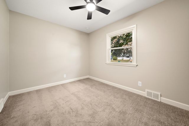 6809 Dudley Avenue N, Crystal, MN 55428