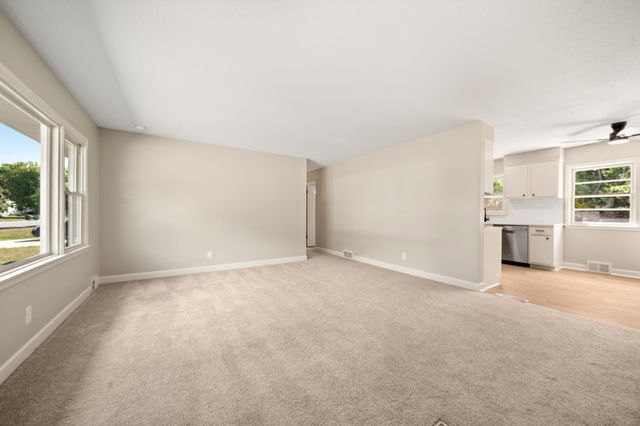 6809 Dudley Avenue N, Crystal, MN 55428