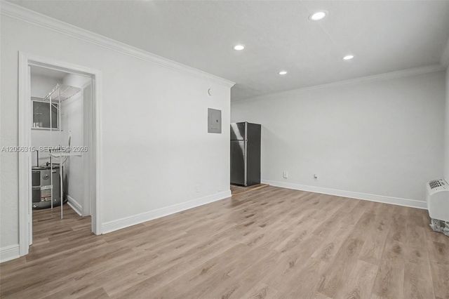 25 Menores Avenue 08, Coral Gables, FL 33134