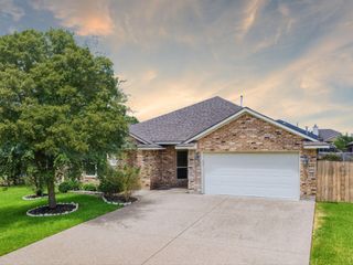 915 Dove Run Trail, College Station, TX 77845