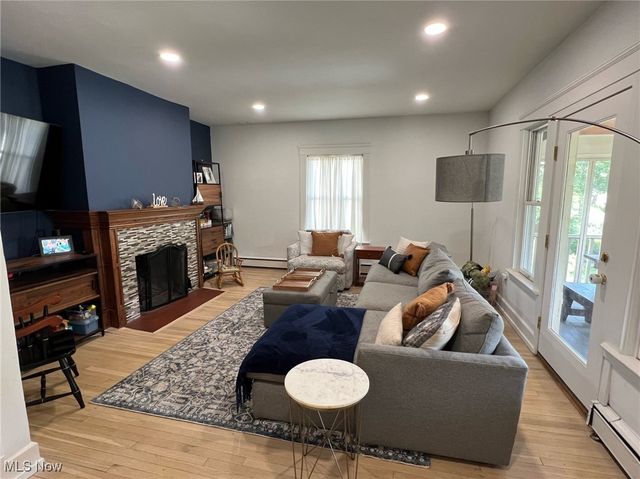 2877 Hampshire Road, Cleveland Heights, OH 44118