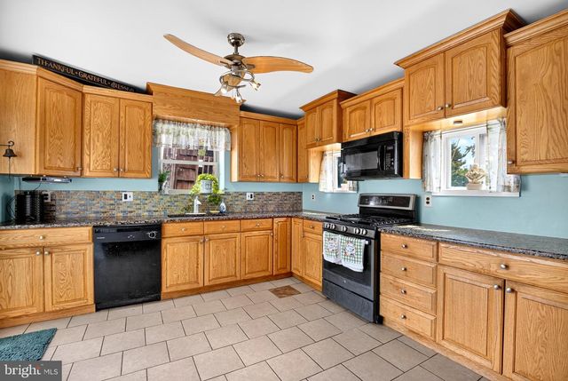 63 LINDEN AVE, Bellmawr, NJ 08031