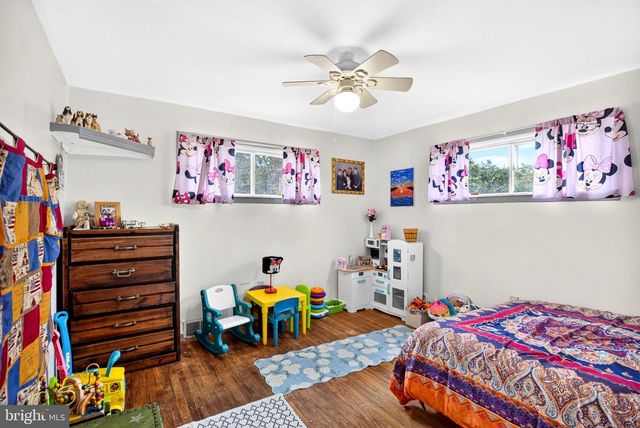 63 LINDEN AVE, Bellmawr, NJ 08031