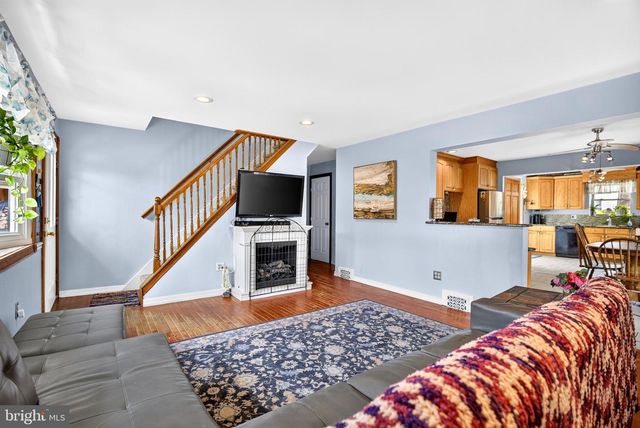 63 LINDEN AVE, Bellmawr, NJ 08031