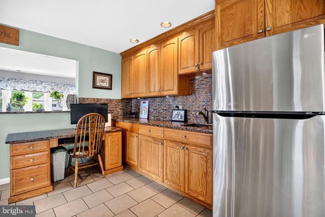 63 LINDEN AVE, Bellmawr, NJ 08031