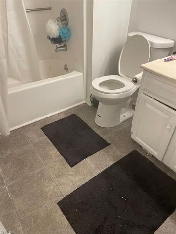 240 Rushlake CT, Newport News, VA 23602