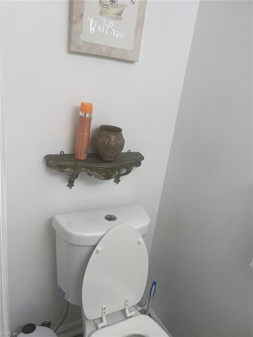 240 Rushlake CT, Newport News, VA 23602