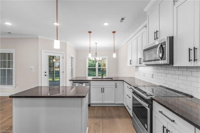 103 Park Place, King, NC 27021