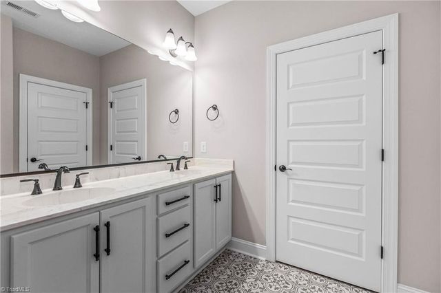 103 Park Place, King, NC 27021