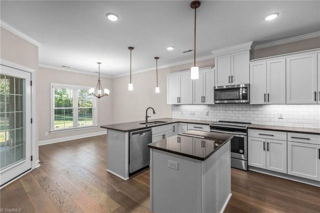 103 Park Place, King, NC 27021