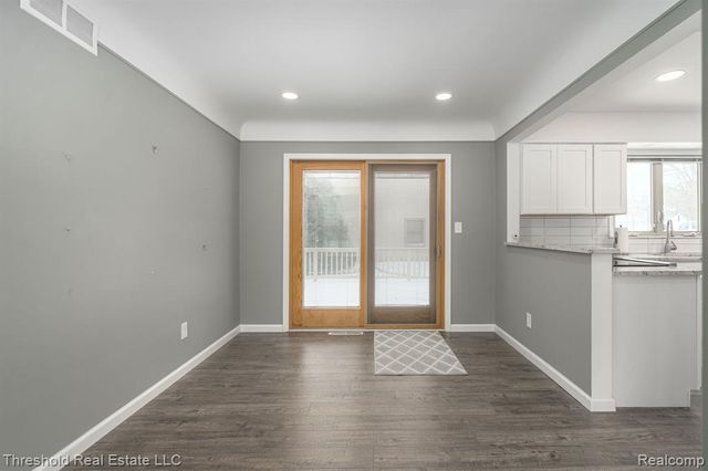 5595 Old Orchard Trail, Orchard Lake, MI 48324