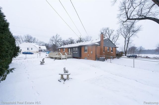 5595 Old Orchard Trail, Orchard Lake, MI 48324