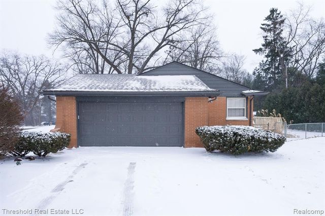 5595 Old Orchard Trail, Orchard Lake, MI 48324