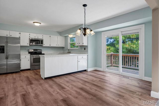 20 Silverdale Court, St Charles, MO 63303