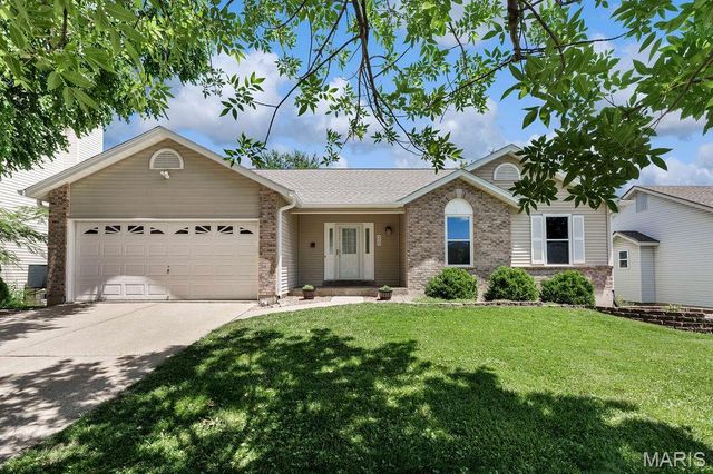 20 Silverdale Court, St Charles, MO 63303