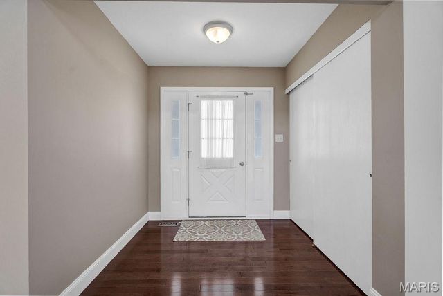 20 Silverdale Court, St Charles, MO 63303