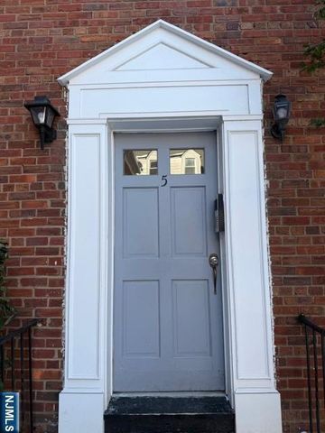 735 Elm Avenue 5F, Teaneck, NJ 07666