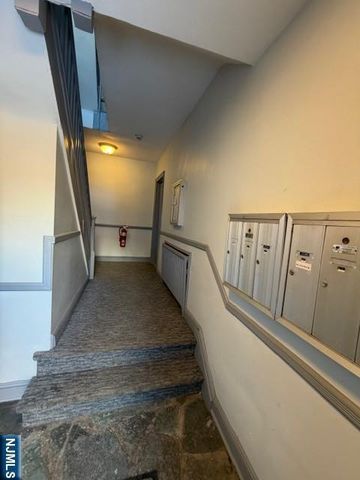 735 Elm Avenue 5F, Teaneck, NJ 07666