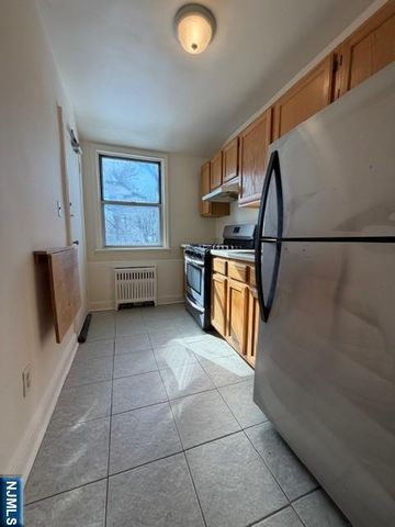 735 Elm Avenue 5F, Teaneck, NJ 07666