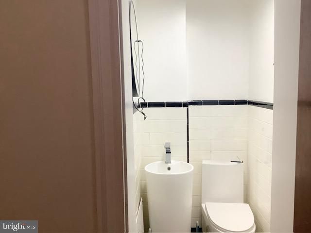 614 WYNNEWOOD RD, Philadelphia, PA 19151